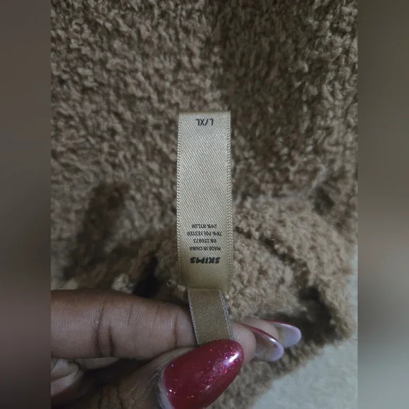 Skims Tan Cropped Sherpa Cozy Knit Tank Top Shirt, Size L/XL - Picture 3 of 6